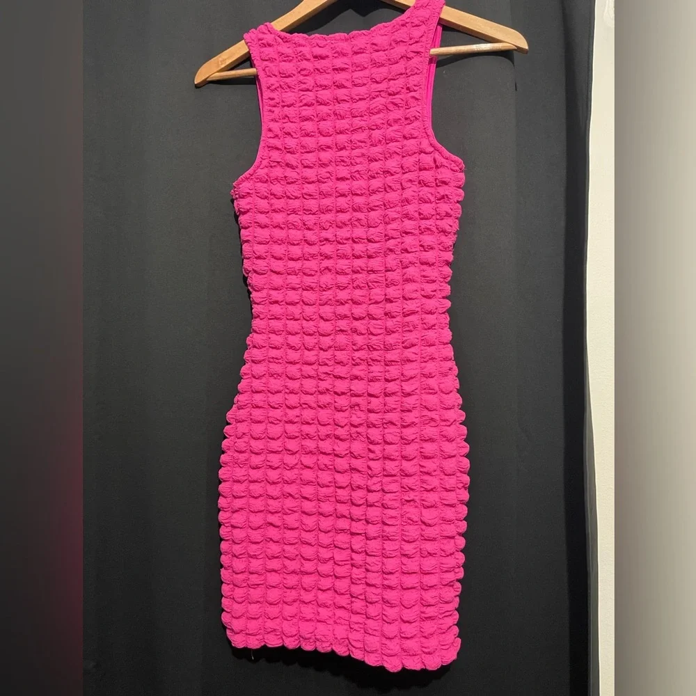 Bubble Pink Sleeveless Dress - Picture 2 of 2